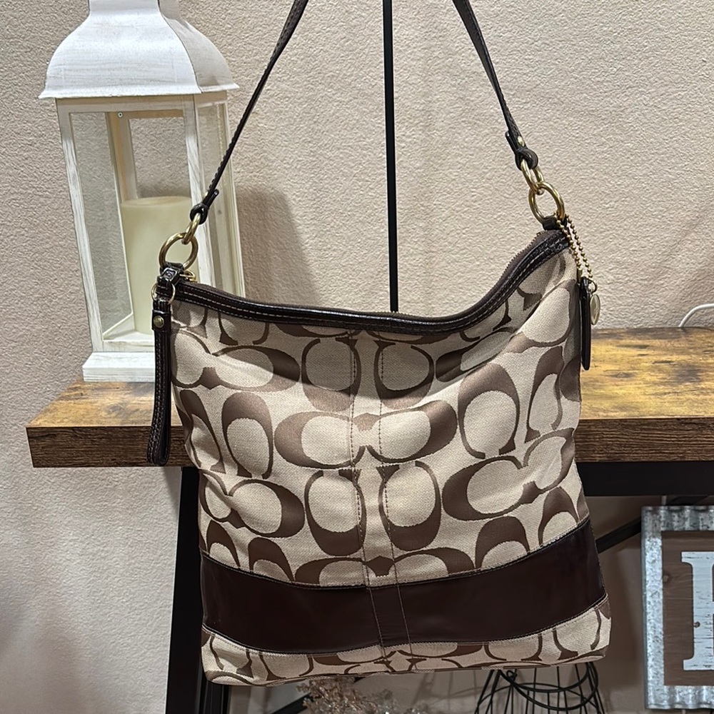 Coach Brown and Cream Signature Shoulder Large Bag - Picture 3 of 13